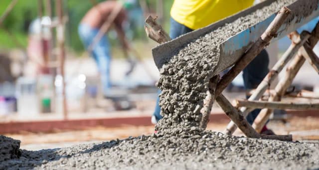 Ile betonu na fundamenty domu 150m2 - oblicz dokładnie i oszczędzaj